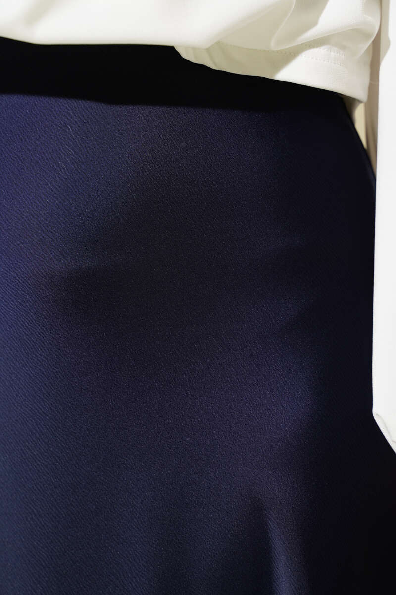 https://cdn.pazarium.com.tr/bel-lastikli-saten-klos-etek-lacivert-597271-14-B.jpg