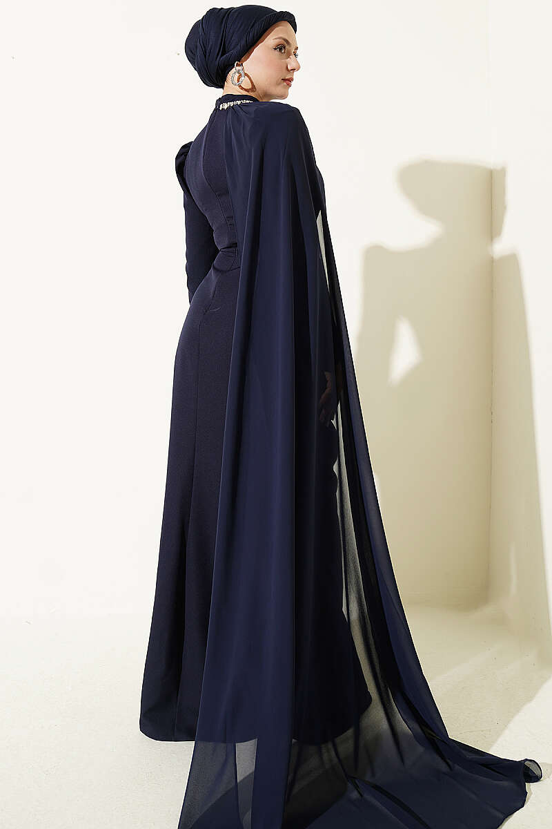 https://cdn.pazarium.com.tr/bel-tas-detayli-pelerinli-abiye-elbise-lacivert-813706-20-B.jpg