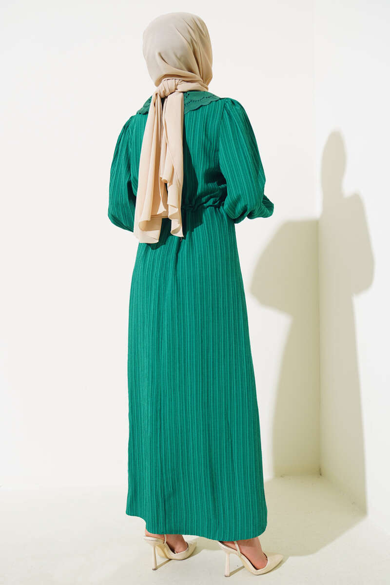 https://cdn.pazarium.com.tr/bel-tunelli-bebe-yaka-elbise-benetton-535121-12-B.jpg