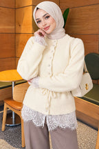 https://cdn.pazarium.com.tr/bel-tunelli-dantelli-sakalli-hirka-bej-838977-20-B.jpg