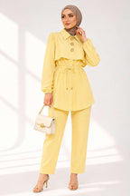 https://cdn.pazarium.com.tr/bel-tunelli-dugmeli-ikili-takim-sari-804652-19-B.jpg