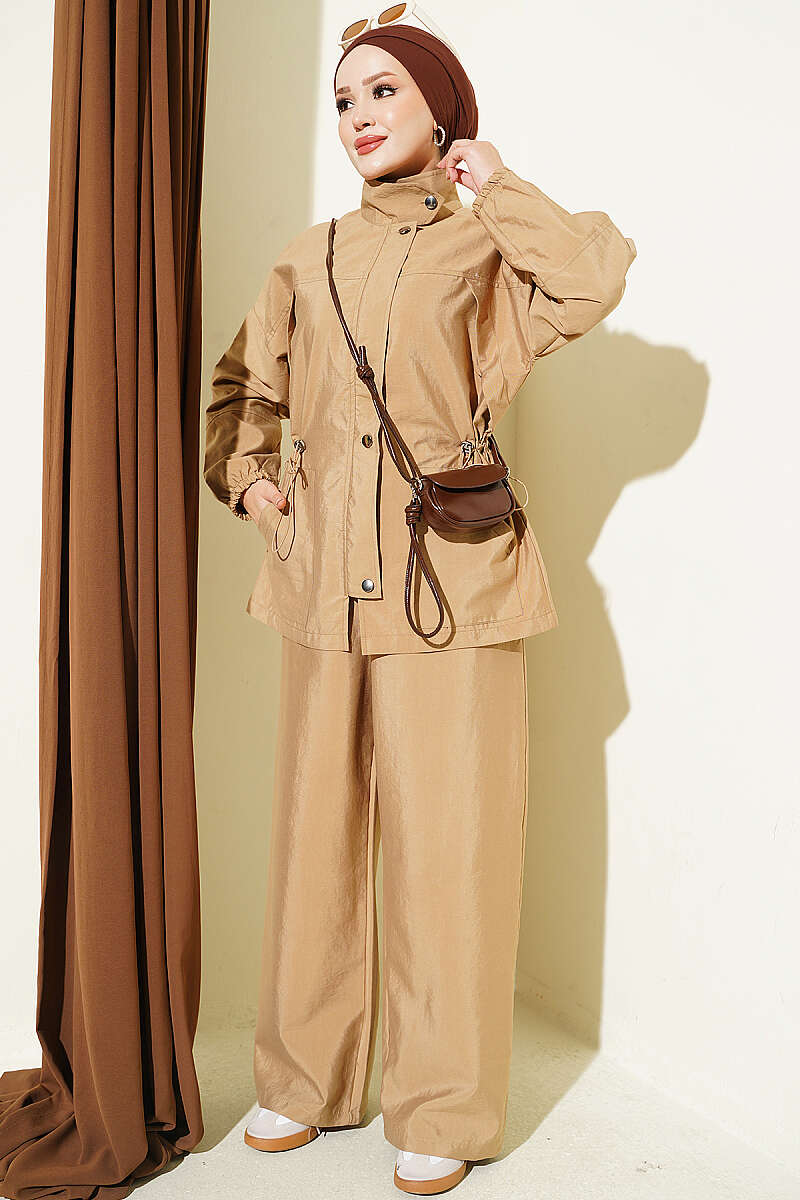 https://cdn.pazarium.com.tr/bel-tunelli-fermuarli-ikili-takim-camel-821699-20-B.jpg