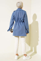 https://cdn.pazarium.com.tr/bel-tunelli-kisa-trenckot-indigo-530822-12-B.jpg
