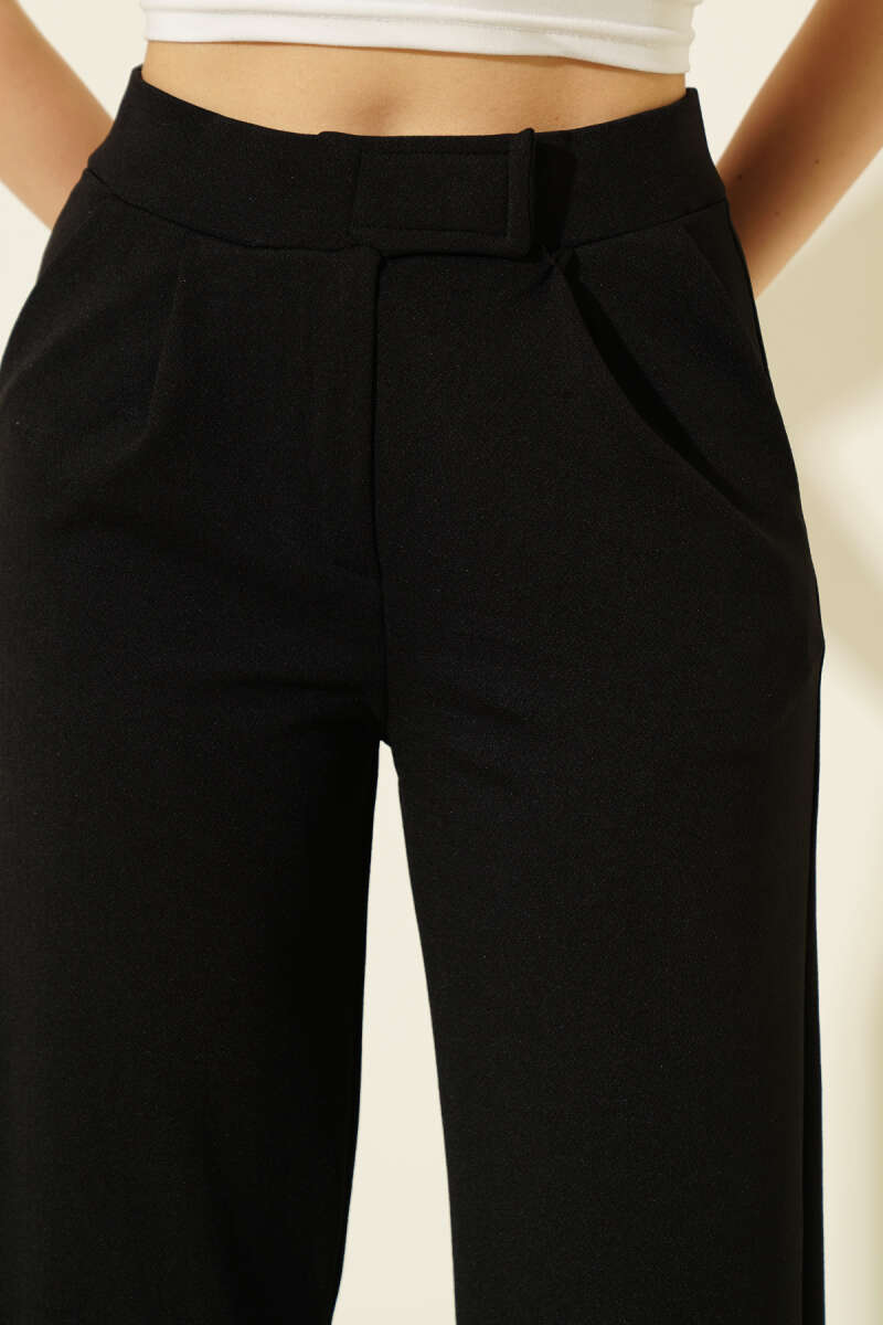 Beli Cırtlı Geniş Paça Pantolon