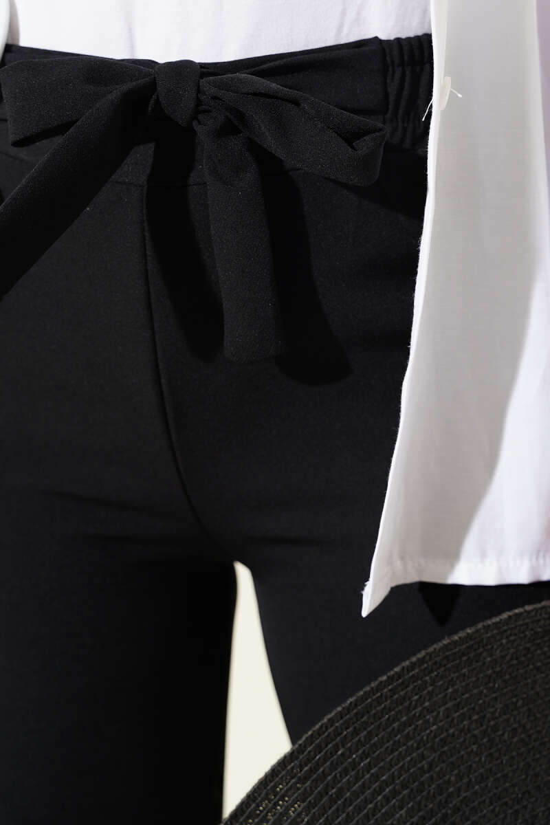 Beli Kuşak Detaylı Kumaş Pantolon