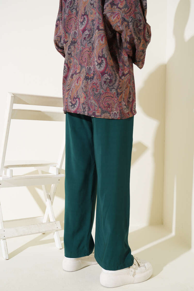 https://cdn.pazarium.com.tr/beli-lastikli-tencel-pantolon-zumrut-648406-15-B.jpg