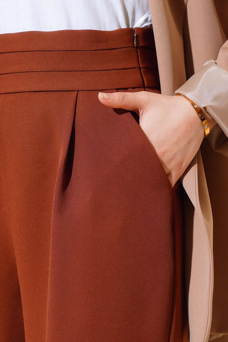Beli Üç Katlı Bol Paça Pantolon