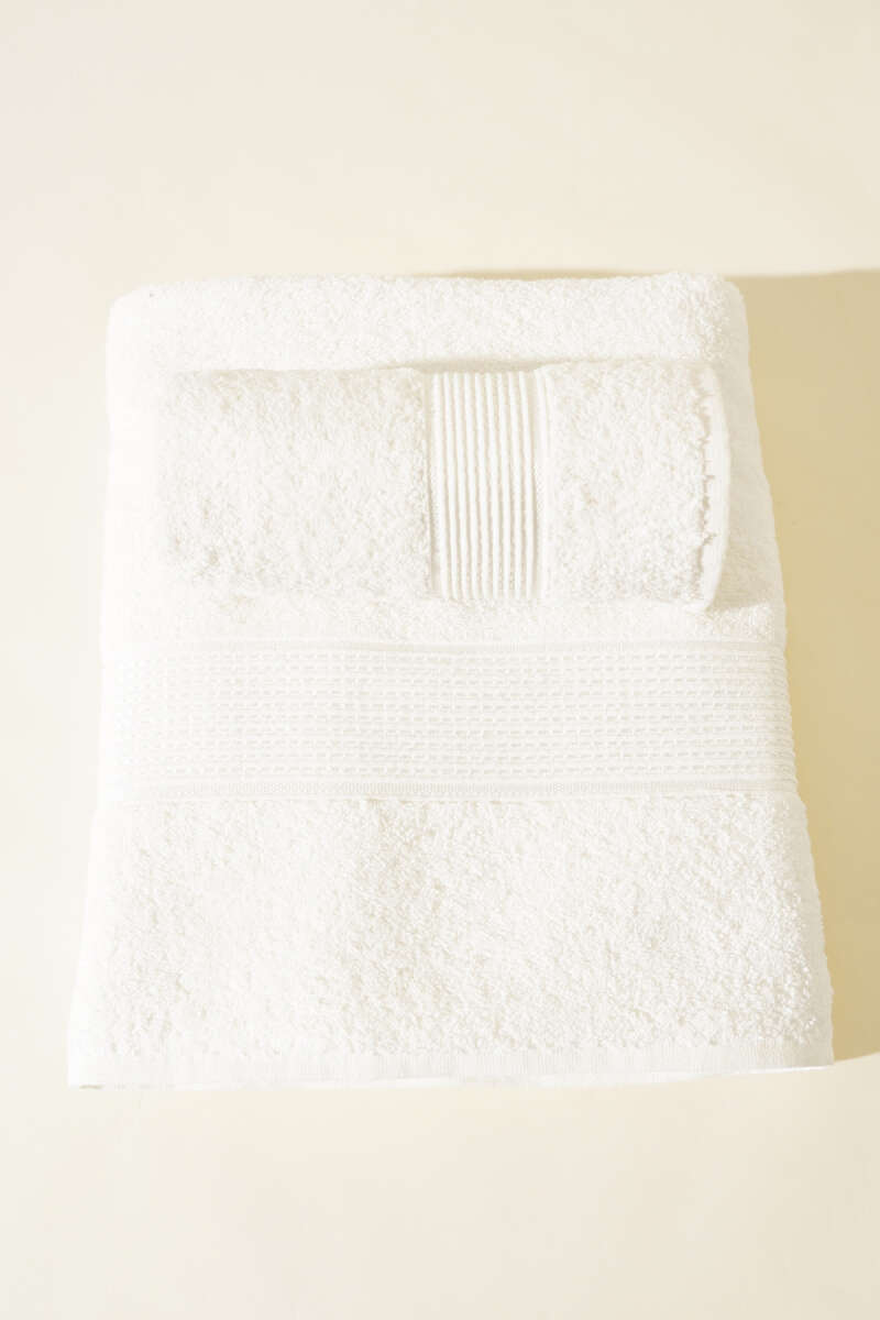 https://cdn.pazarium.com.tr/betus-banyo-havlu-2li-takim-ekru-583921-13-B.jpg