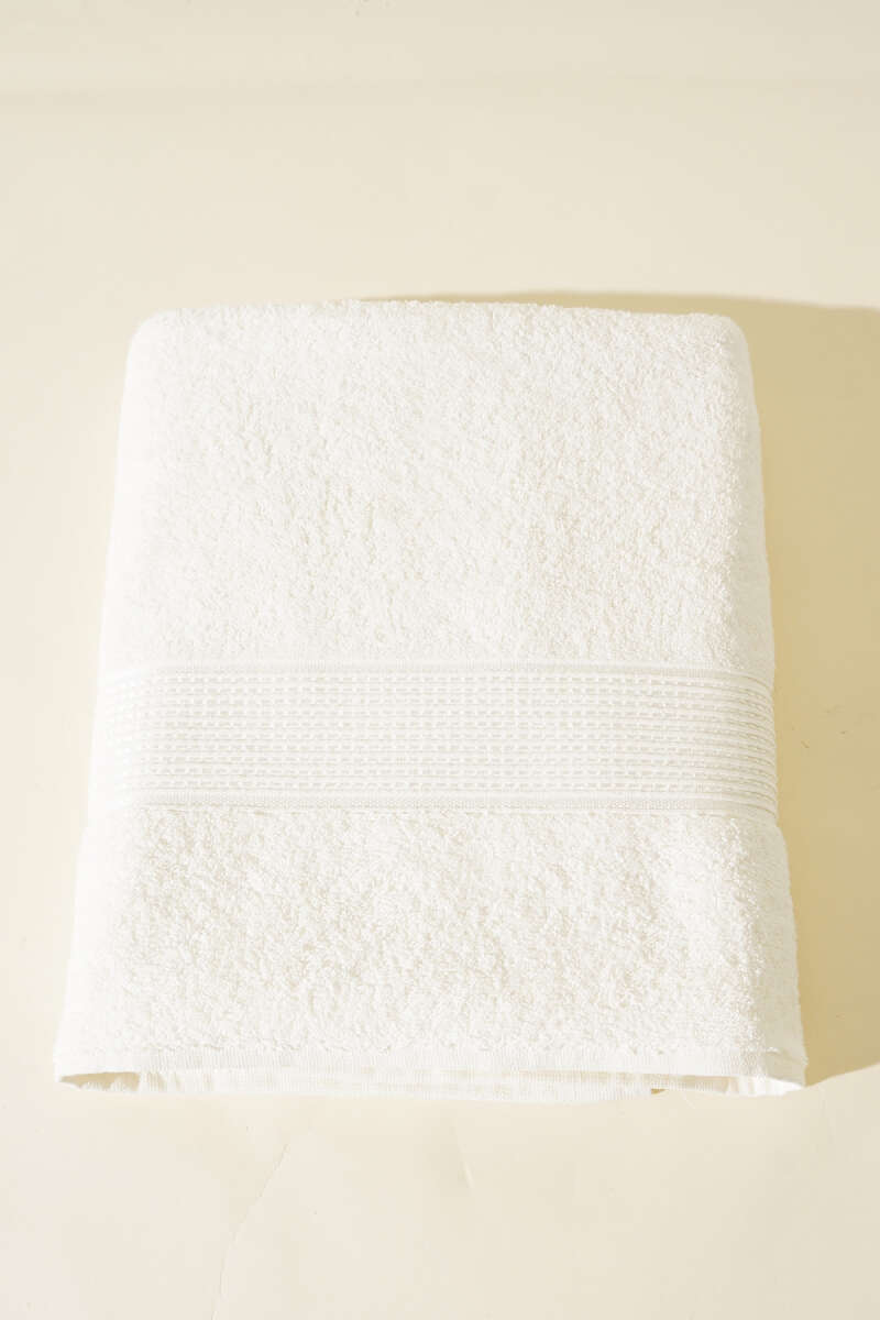 https://cdn.pazarium.com.tr/betus-banyo-havlusu-ekru-583417-13-B.jpg