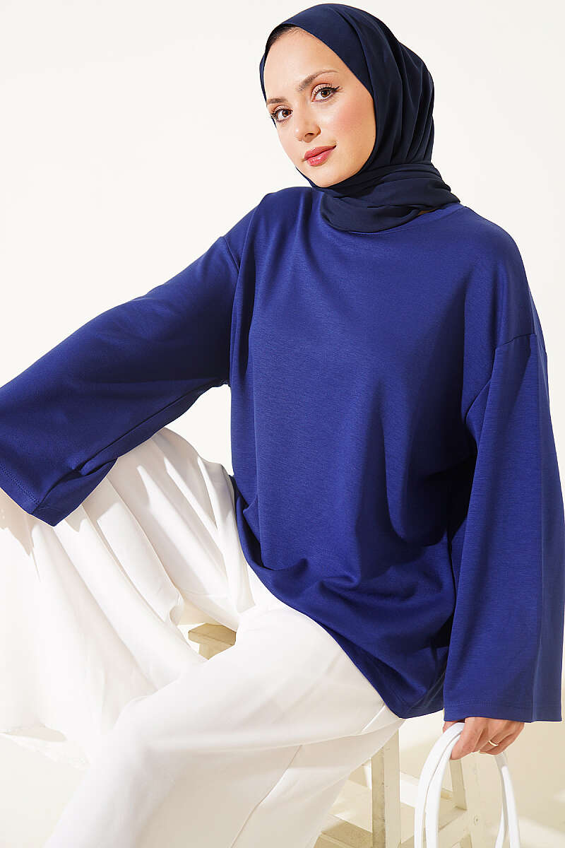 https://cdn.pazarium.com.tr/bisiklet-yaka-basic-loysa-tunik-lacivert-812883-20-B.jpg