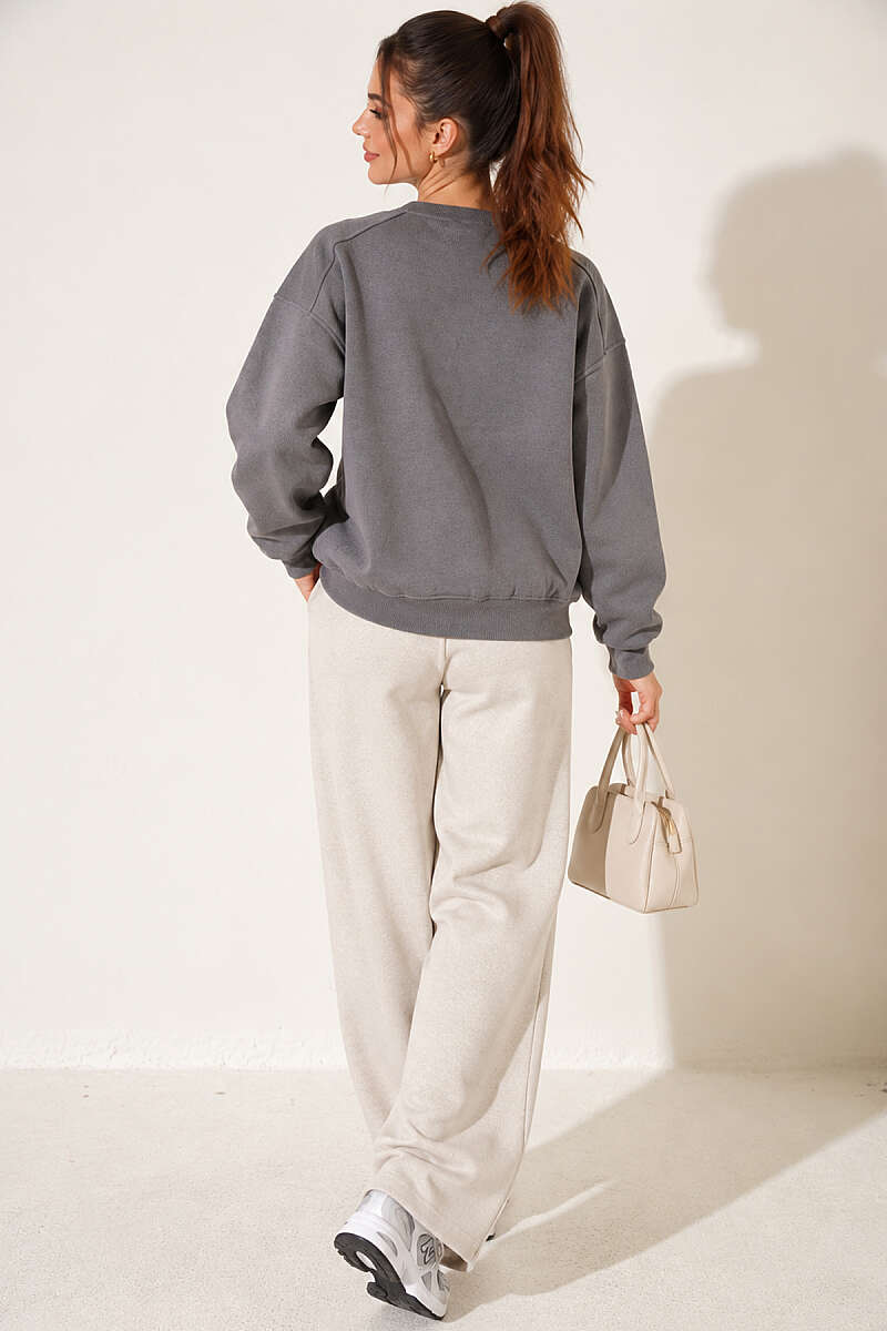 https://cdn.pazarium.com.tr/bisiklet-yaka-basic-uc-iplik-sweatshirt-kayrak-grisi-841633-20-B.jpg