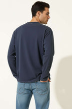 https://cdn.pazarium.com.tr/bisiklet-yaka-baskili-sweatshirt-lacivert-686290-16-B.jpg