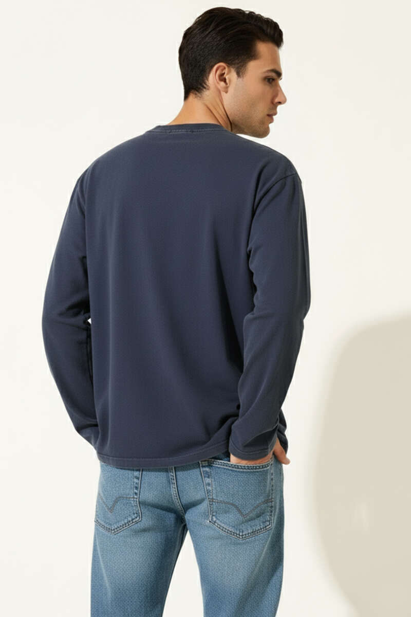 https://cdn.pazarium.com.tr/bisiklet-yaka-baskili-sweatshirt-lacivert-686290-16-B.jpg