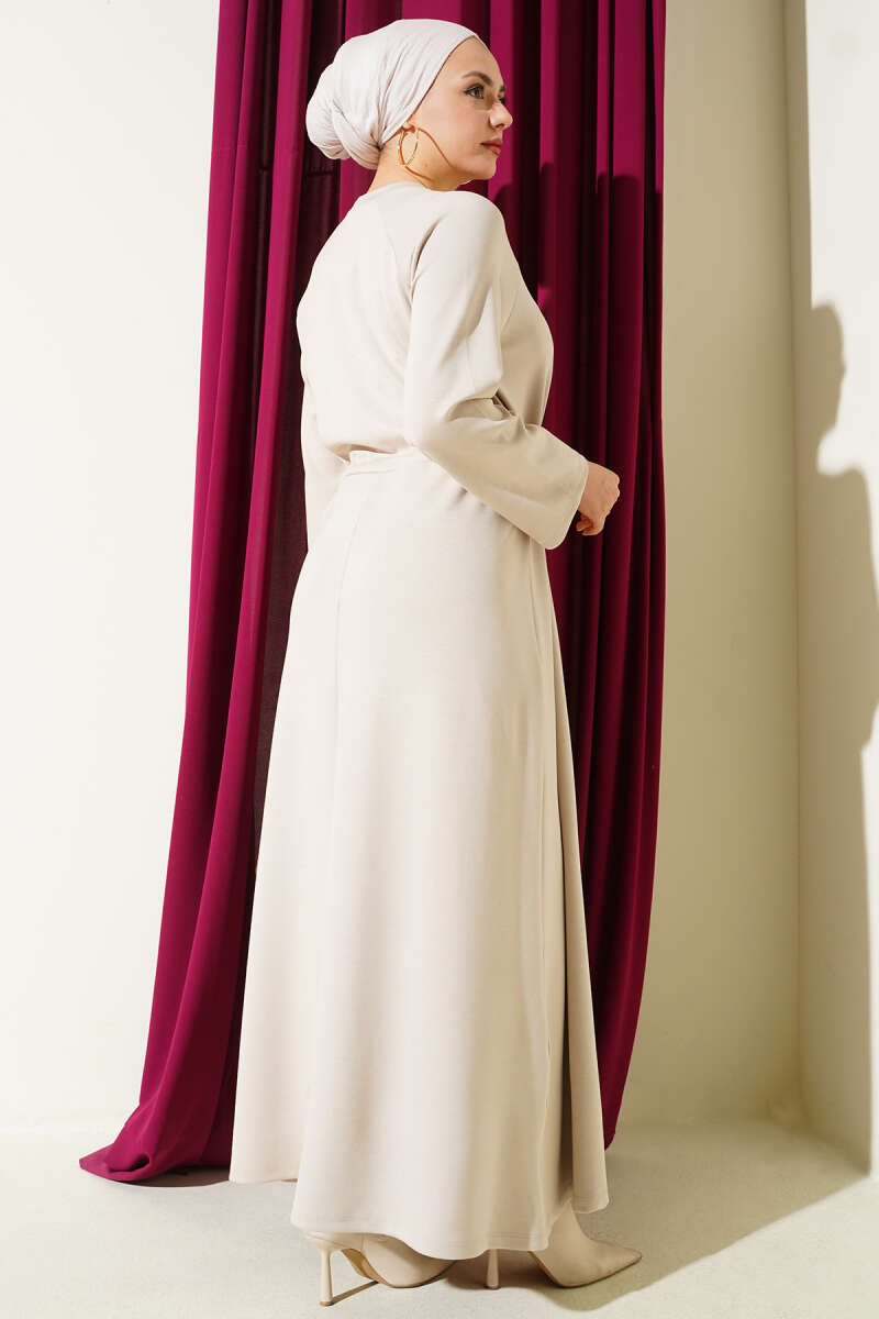 Detailliertes Kleid mit Rundhalsausschnitt und Taillentunnel