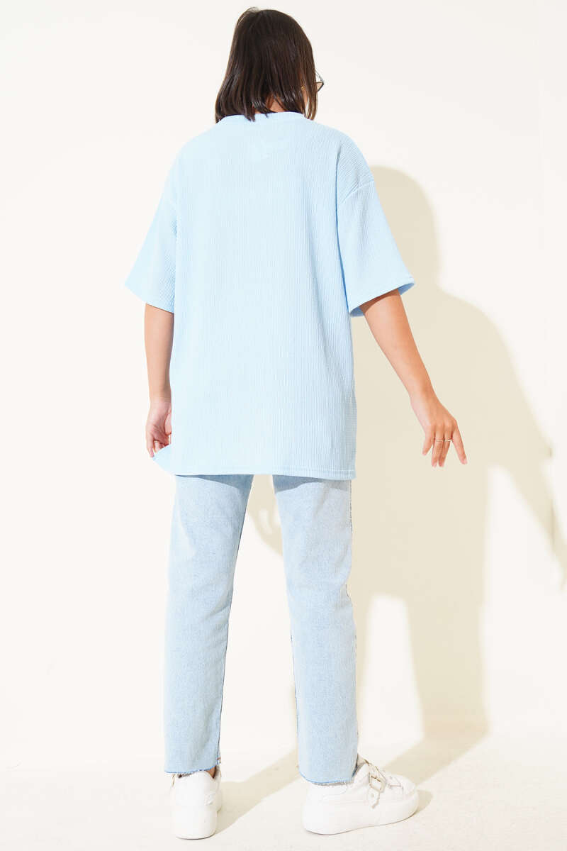 https://cdn.pazarium.com.tr/bisiklet-yaka-burumcuk-t-shirt-mavi-639798-15-B.jpg