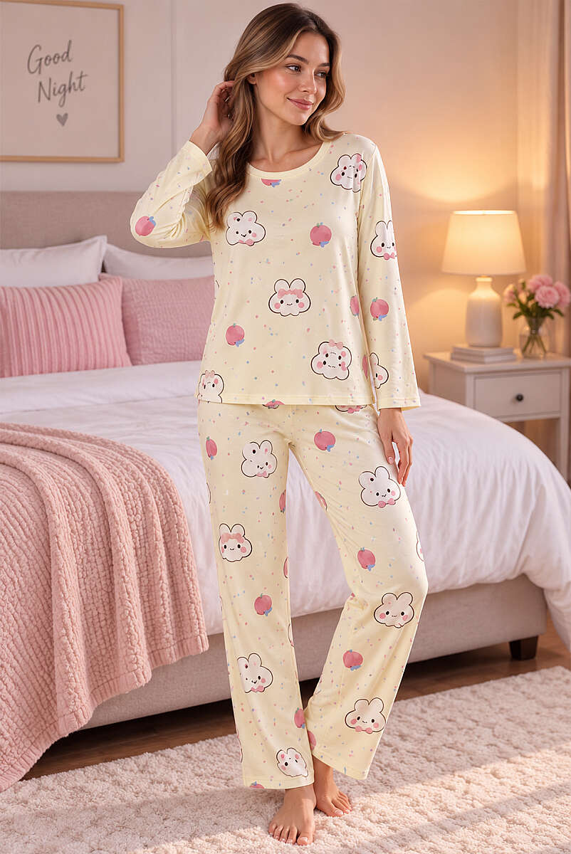 https://cdn.pazarium.com.tr/bisiklet-yaka-desenli-pijama-takimi-asorti-7-818774-20-B.jpg