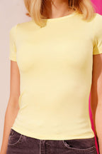 https://cdn.pazarium.com.tr/bisiklet-yaka-duz-t-shirt-sari-803498-19-B.jpg