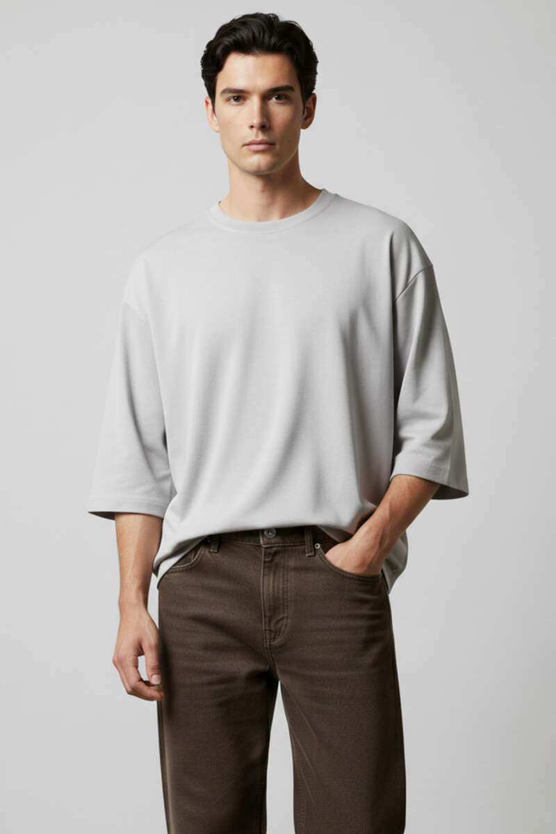 https://cdn.pazarium.com.tr/bisiklet-yaka-fakir-kollu-t-shirt-gri-744212-18-B.jpg