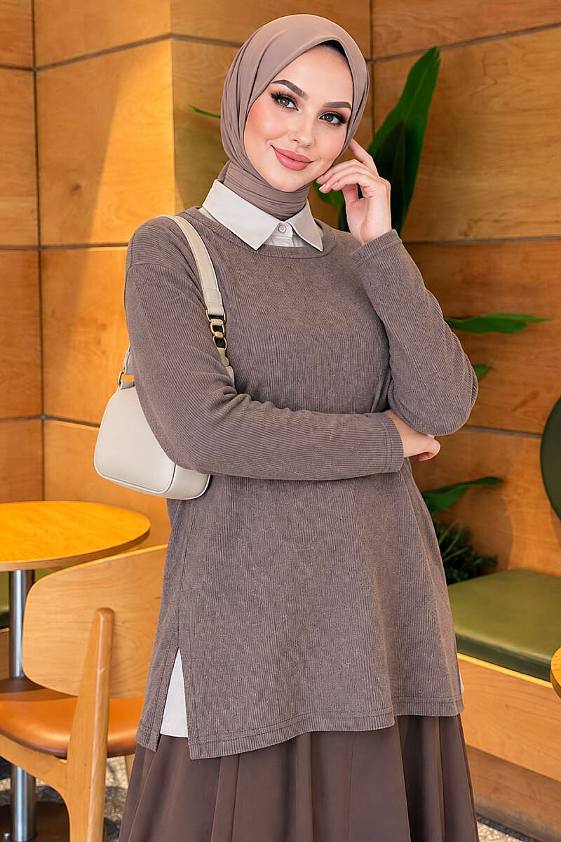 https://cdn.pazarium.com.tr/bisiklet-yaka-fitilli-bluz-koyu-vizon-838538-20-B.jpg