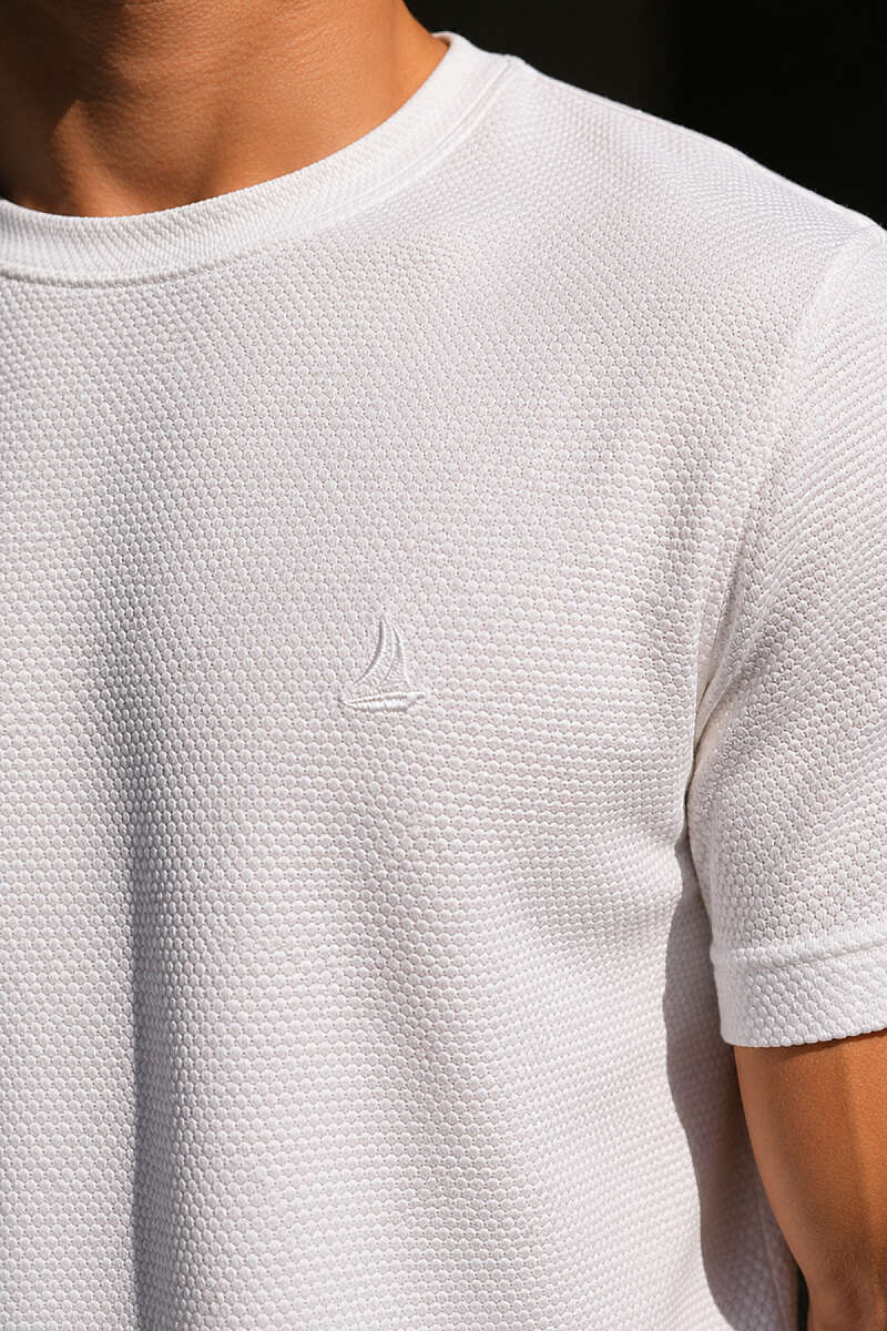 Bisiklet Yaka Göğüs Armalı Erkek T-shirt
