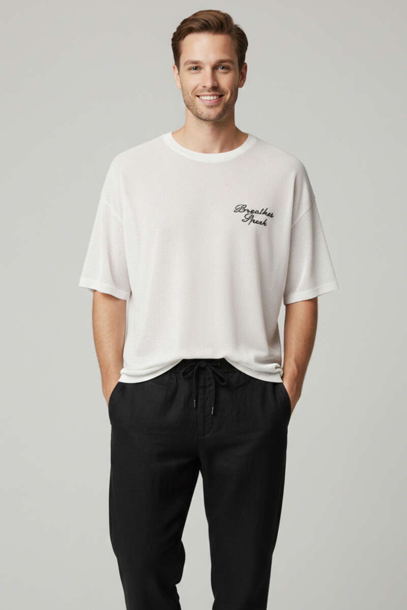 Bisiklet Yaka Nakışlı Örme T-shirt Kemik
