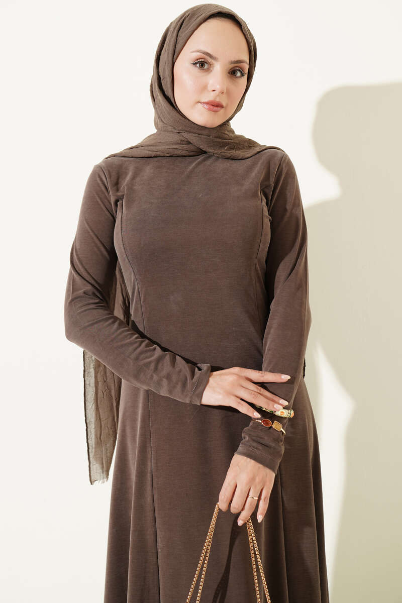 https://cdn.pazarium.com.tr/bisiklet-yaka-pensli-elbise-aci-kahve-821668-20-B.jpg