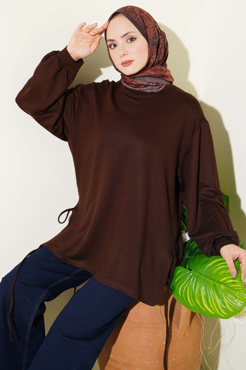 https://cdn.pazarium.com.tr/bisiklet-yaka-yanlari-ip-baglamali-tunik-kahve-756303-18-B.jpg