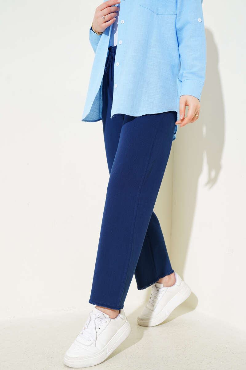 https://cdn.pazarium.com.tr/bol-puskul-pacali-gabardin-pantolon-lacivert-602196-14-B.jpg