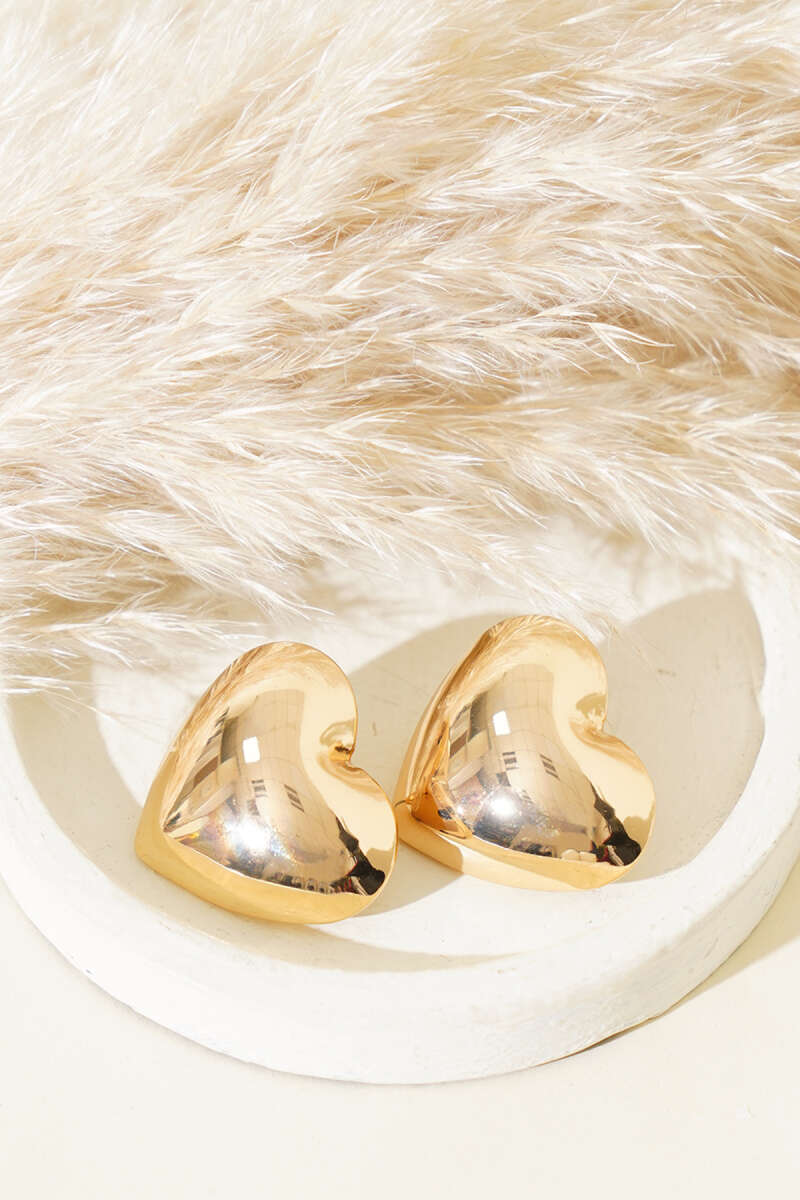 https://cdn.pazarium.com.tr/bombeli-buyuk-kalp-kupe-gold-528592-12-B.jpg