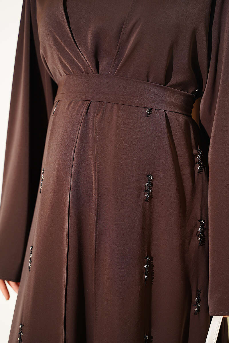 https://cdn.pazarium.com.tr/boncuk-islemeli-kusakli-abaya-809133-20-B.jpg