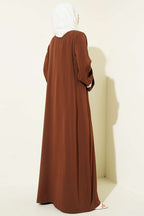 https://cdn.pazarium.com.tr/boncuk-islemeli-kusakli-abaya-kahve-800728-19-B.jpg
