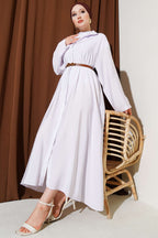 Basic-Kleid mit geknöpftem Gürtel im Nacken