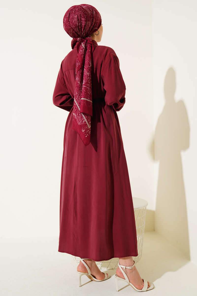 Basic Dress with Buttoned Belt at the Neck
