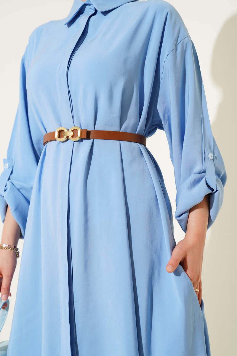 Basic Dress with Buttoned Belt at the Neck