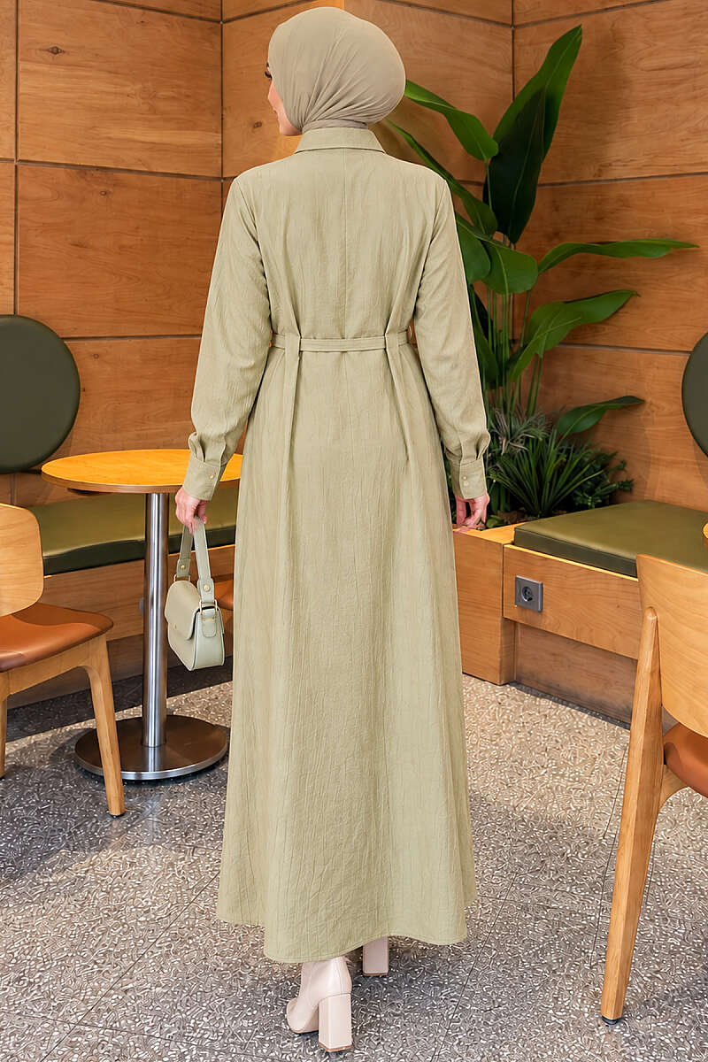 https://cdn.pazarium.com.tr/boydan-dugmeli-pensli-kemerli-elbise-cagla-yesili-836930-19-B.jpg