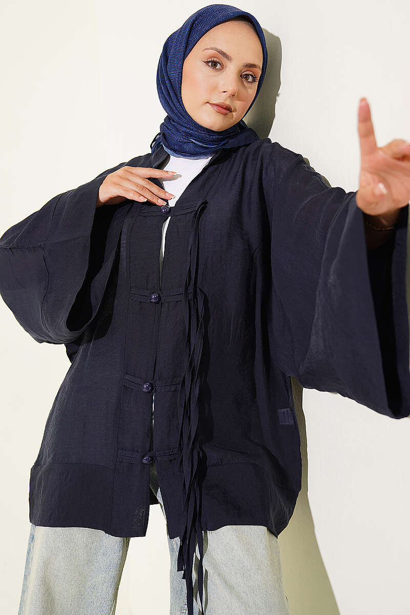 https://cdn.pazarium.com.tr/brit-dugmeli-oversize-kimono-lacivert-804584-19-B.jpg