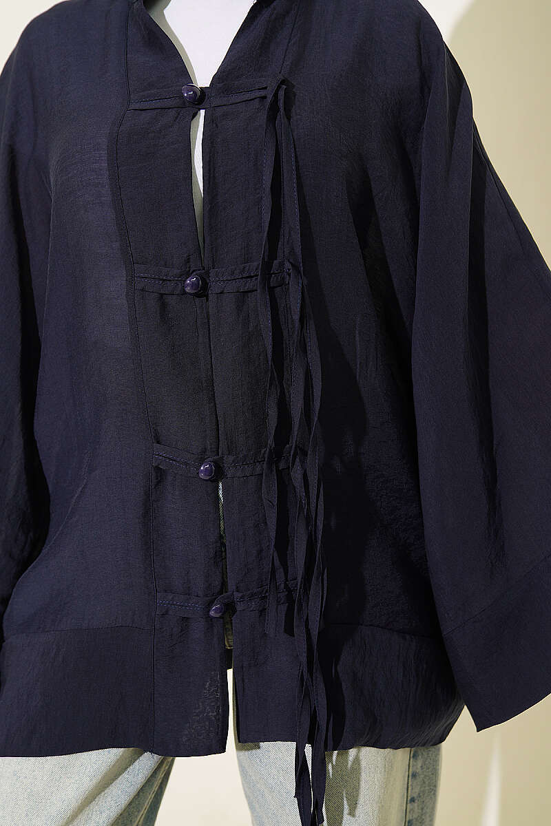 https://cdn.pazarium.com.tr/brit-dugmeli-oversize-kimono-lacivert-804590-19-B.jpg