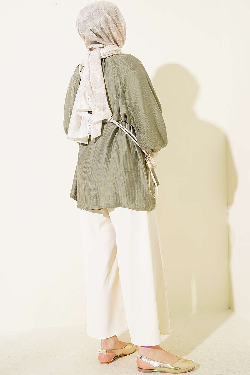 https://cdn.pazarium.com.tr/brit-dugmeli-oversize-muslin-gomlek-haki-810925-20-B.jpg