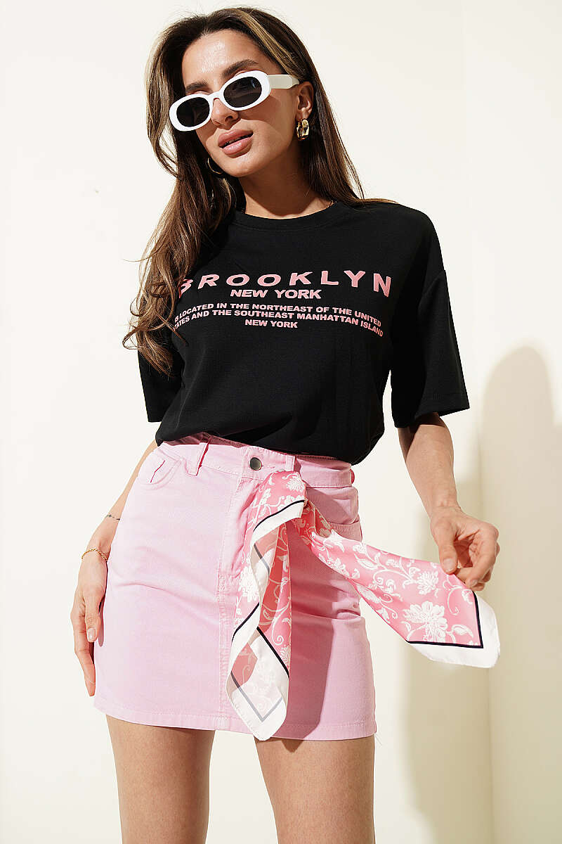 https://cdn.pazarium.com.tr/brooklyn-baskili-loysa-t-shirt-siyah-761773-18-B.jpg