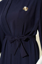 https://cdn.pazarium.com.tr/bros-aksesuarli-abaya-takim-lacivert-825563-20-B.jpg