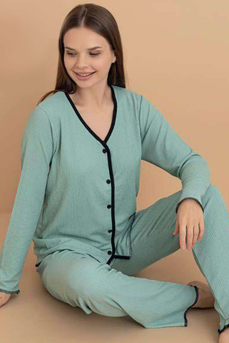 https://cdn.pazarium.com.tr/burumcuk-dugmeli-pijama-takimi-cagla-yesili-719163-17-B.jpg