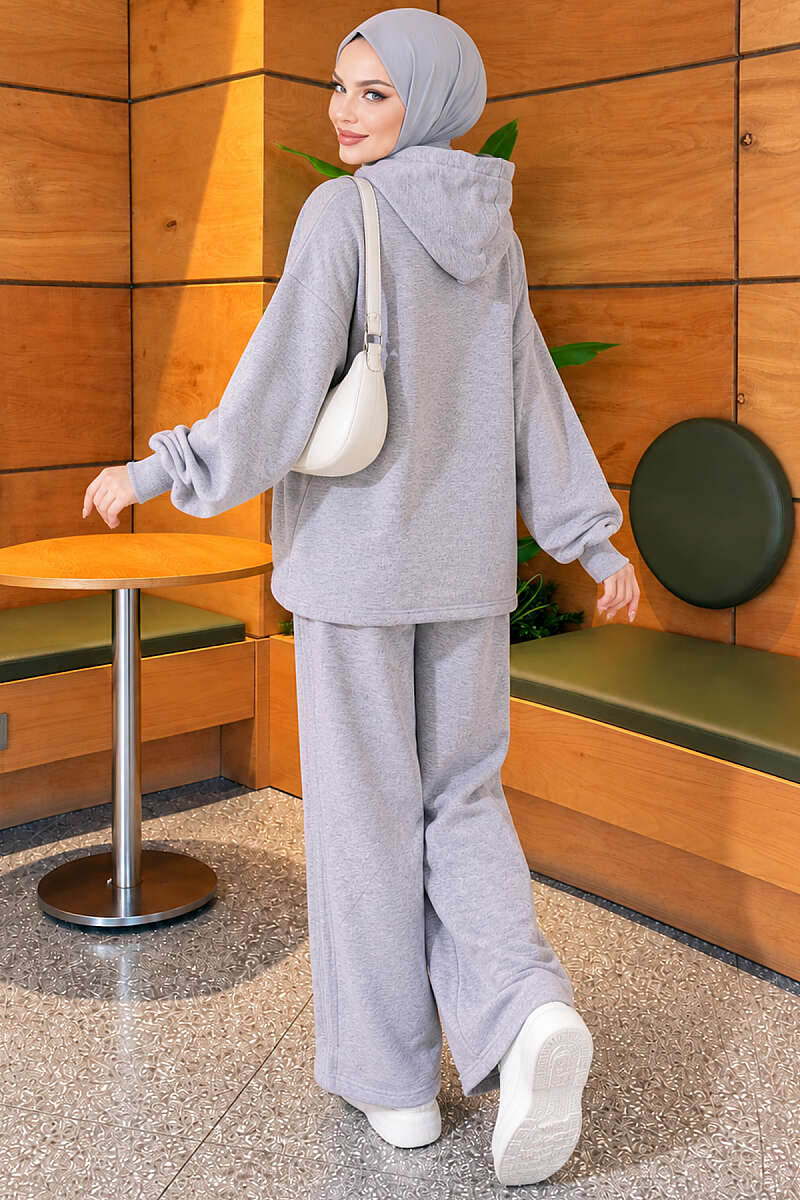 https://cdn.pazarium.com.tr/buzgu-detayli-oversize-ikili-takim-gri-841441-20-B.jpg