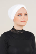 https://cdn.pazarium.com.tr/capraz-bantli-beyaz-bone-246590-42-B.jpg