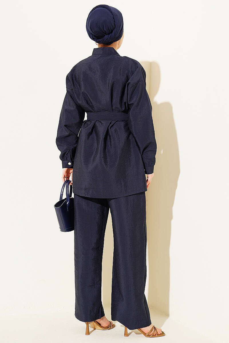 https://cdn.pazarium.com.tr/capraz-gold-dugmeli-kusakli-ikili-takim-lacivert-766521-18-B.jpg