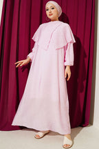 https://cdn.pazarium.com.tr/capraz-omuz-pelerinli-elbise-pembe-799592-19-B.jpg