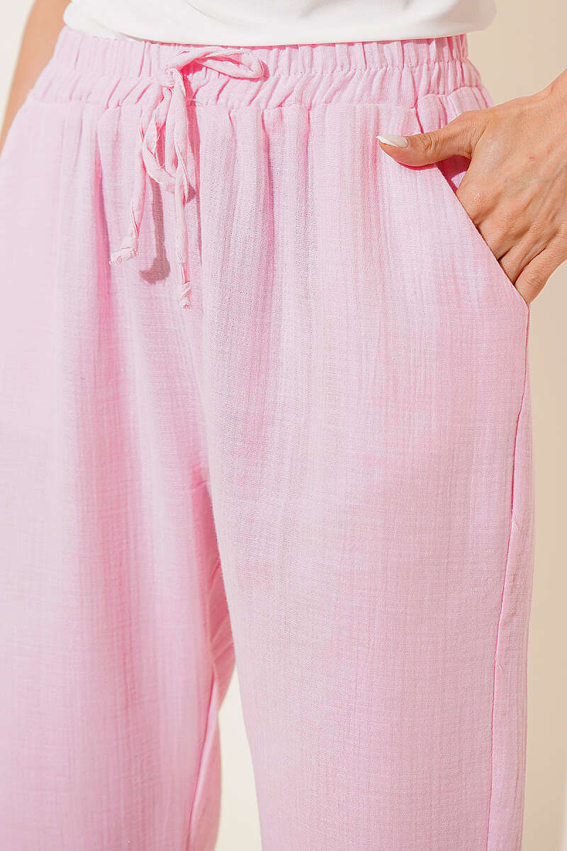 https://cdn.pazarium.com.tr/cepli-bel-lastikli-muslin-pantolon-pembe-783577-19-B.jpg