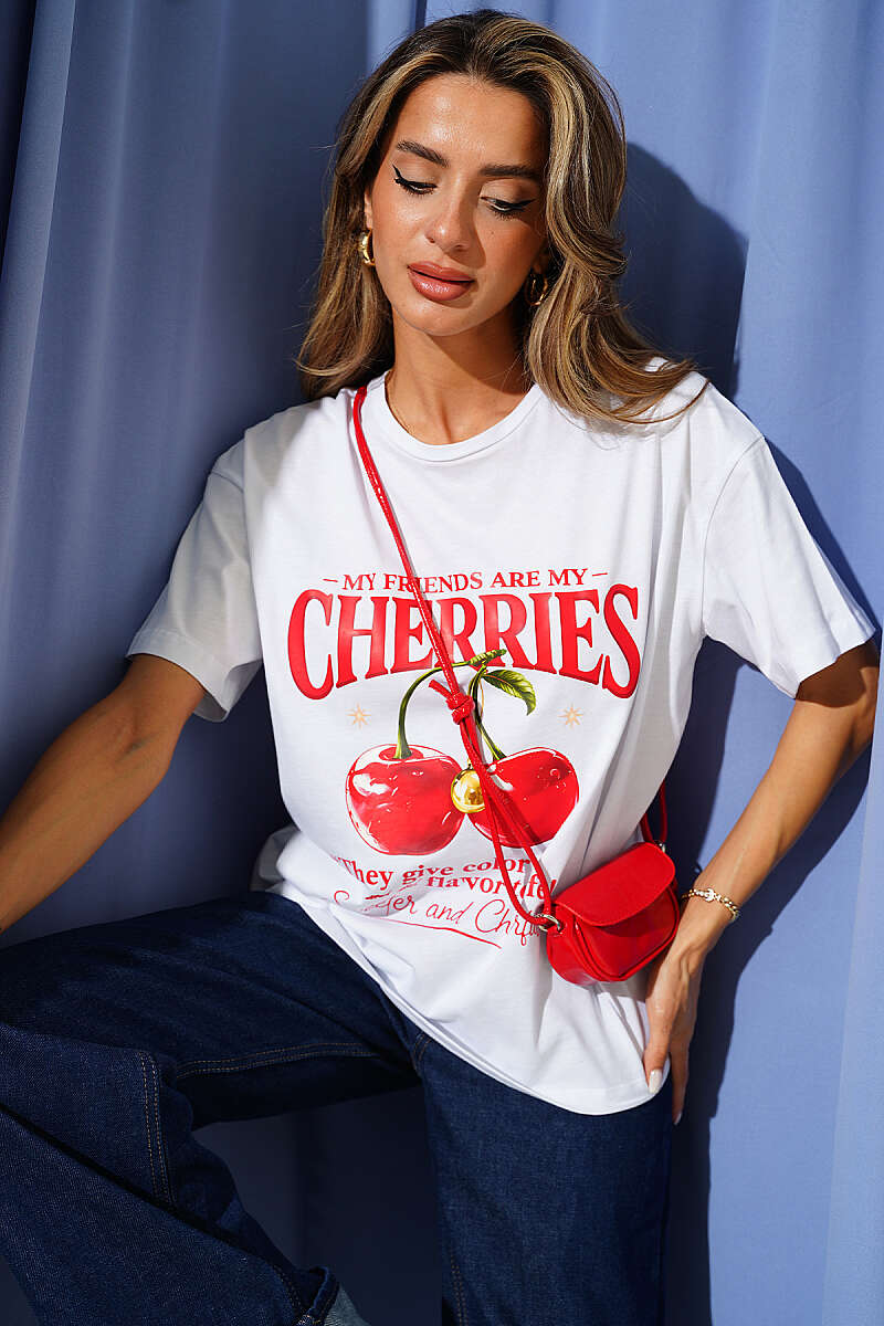 https://cdn.pazarium.com.tr/cherries-baskili-basic-t-shirt-beyaz-800153-19-B.jpg