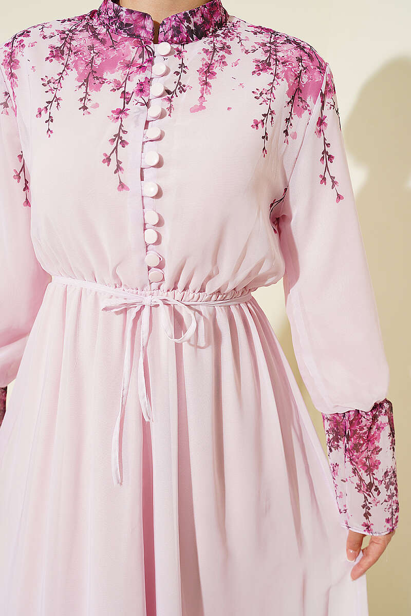 https://cdn.pazarium.com.tr/cicek-baskili-brit-dugmeli-sifon-elbise-pembe-798211-19-B.jpg