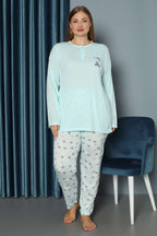 https://cdn.pazarium.com.tr/cicek-baskili-dugmeli-buyuk-beden-pijama-takim-mavi-607064-14-B.jpg