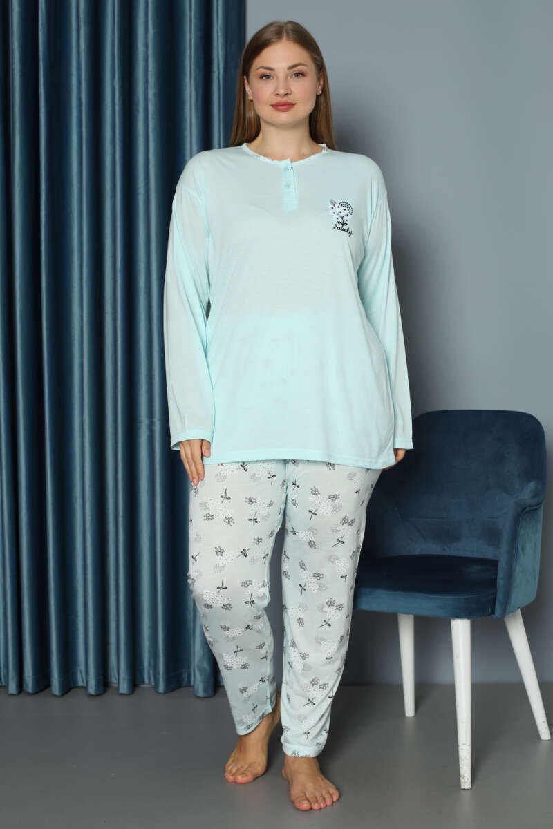 https://cdn.pazarium.com.tr/cicek-baskili-dugmeli-buyuk-beden-pijama-takim-mavi-607064-14-B.jpg
